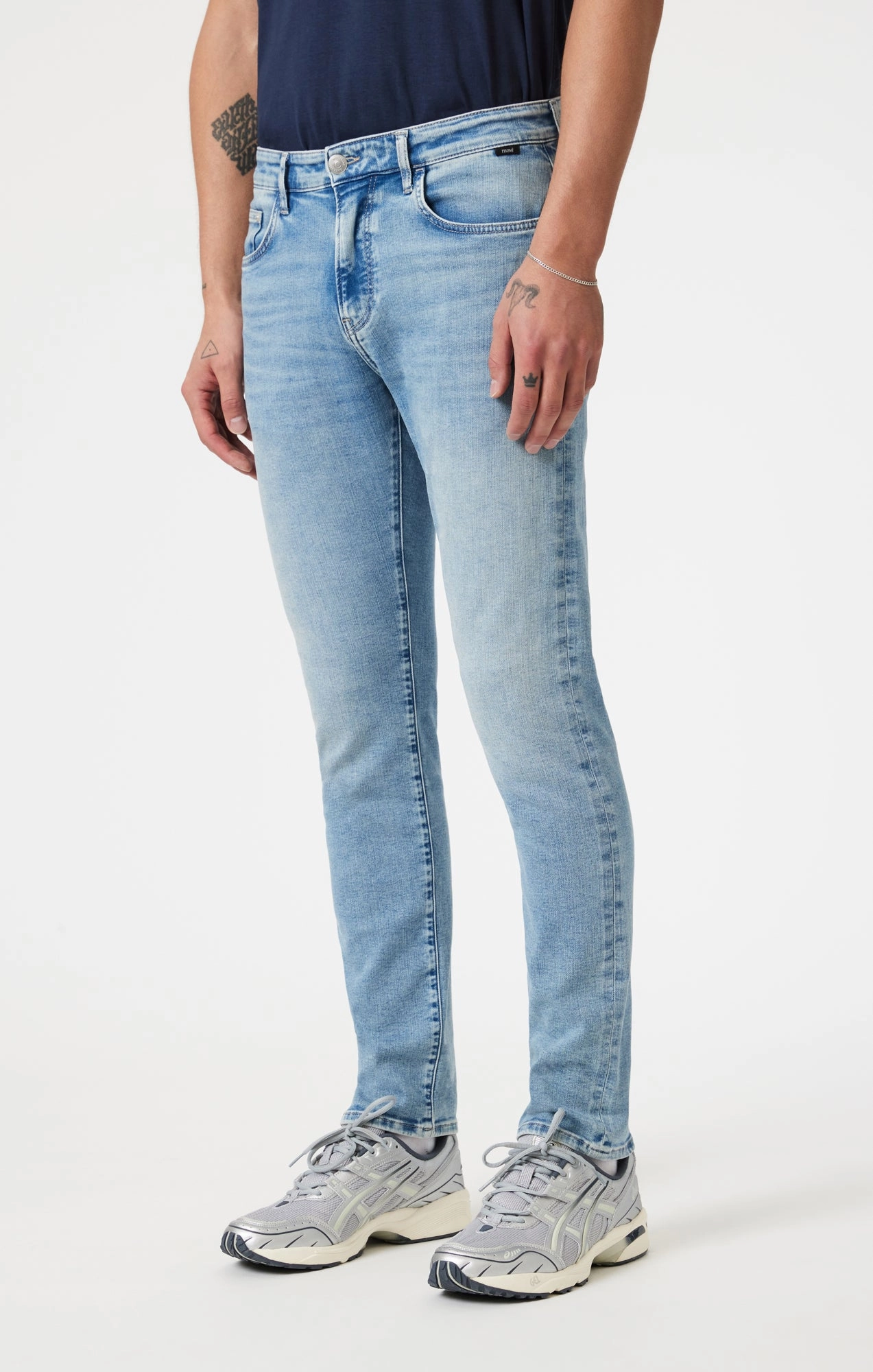 JAKE SLIM LEG IN LIGHT USED FEATHER BLUE