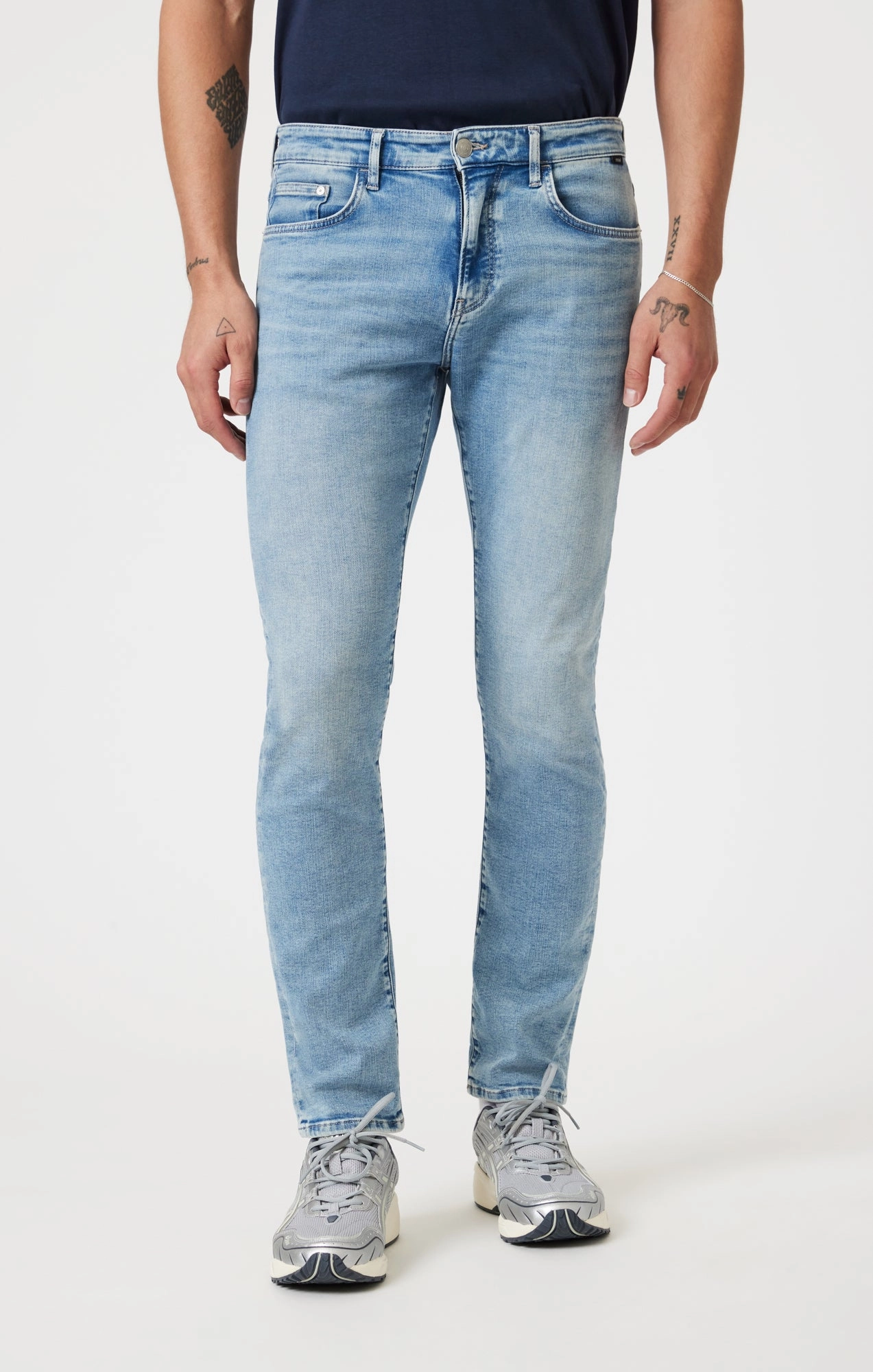 JAKE SLIM LEG IN LIGHT USED FEATHER BLUE