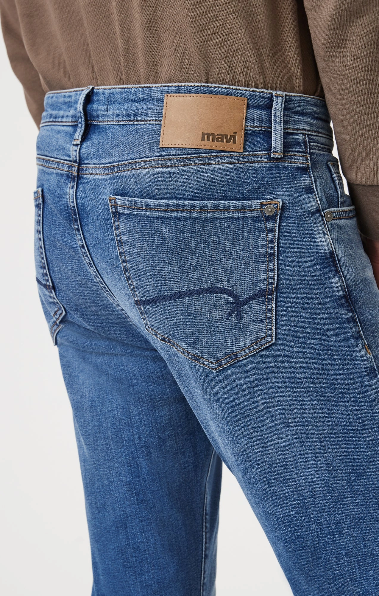 MARCUS SLIM STRAIGHT LEG IN USED WILLIAMSBURG