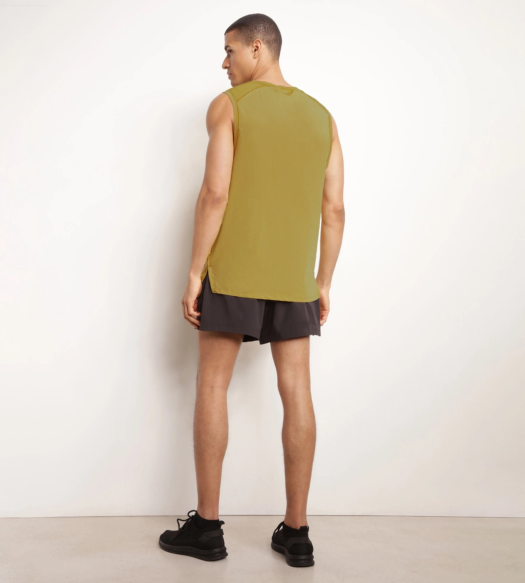Men's sports tank top in breathable material Olive Dim Move