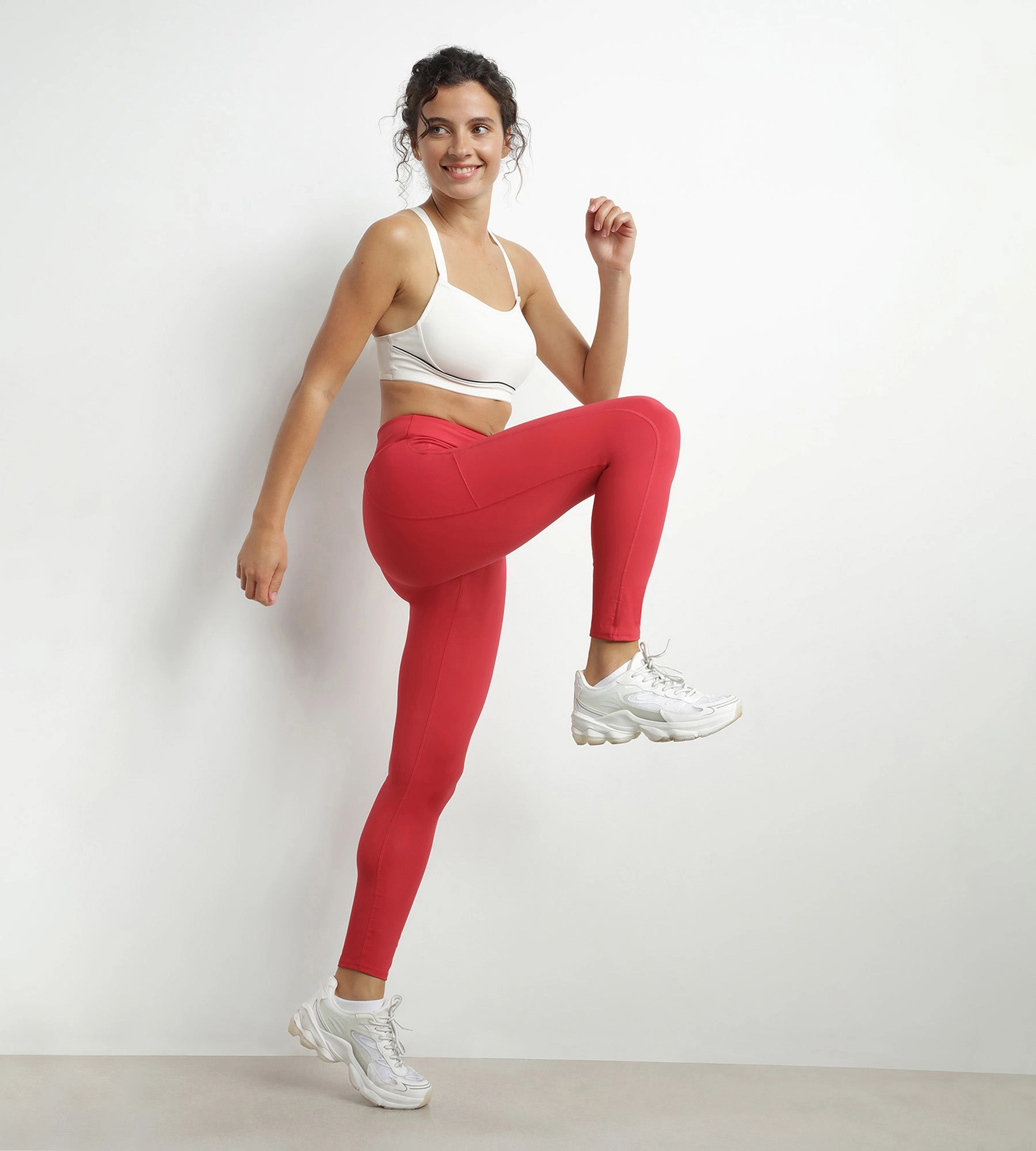 Sculpting microfiber sports bra Ecru Dim Move
