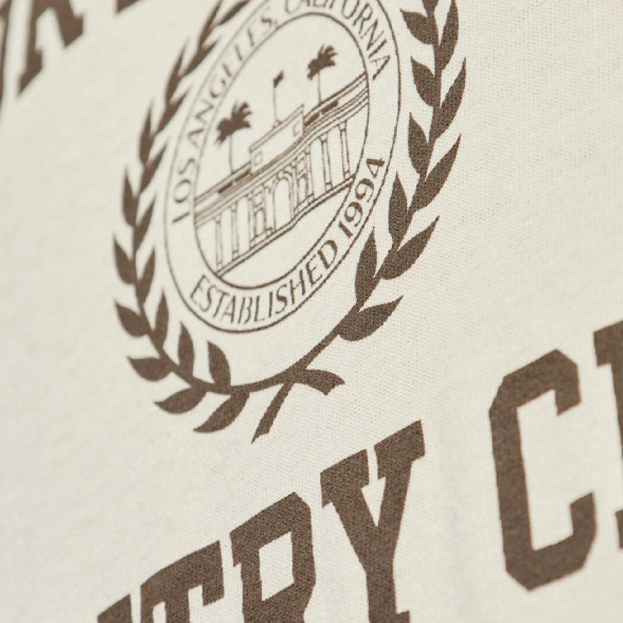 SPORTY & RICH | VARSITY CREST TEE { CREAM