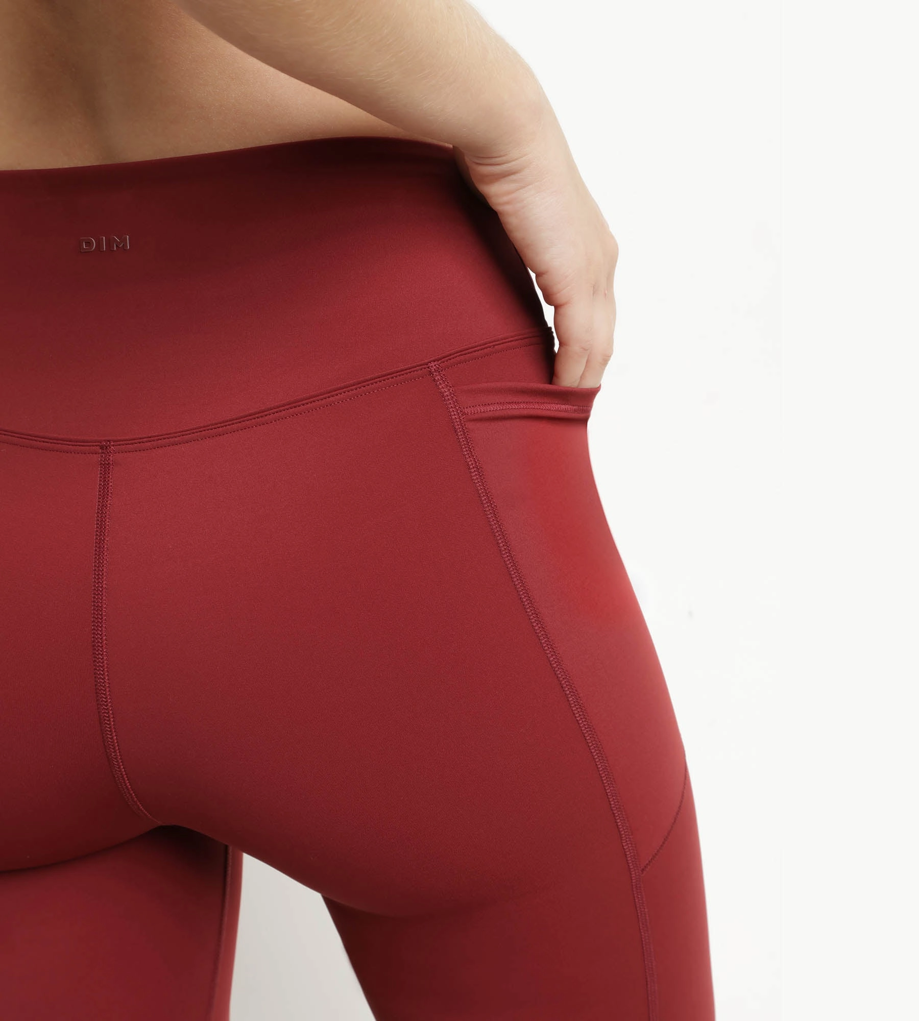 Women's sports cyclist in sculpting microfibre burgundy Dim Move